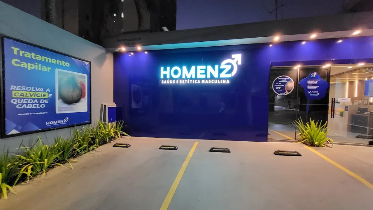Entrada da Homenz São Carlos vista da rua